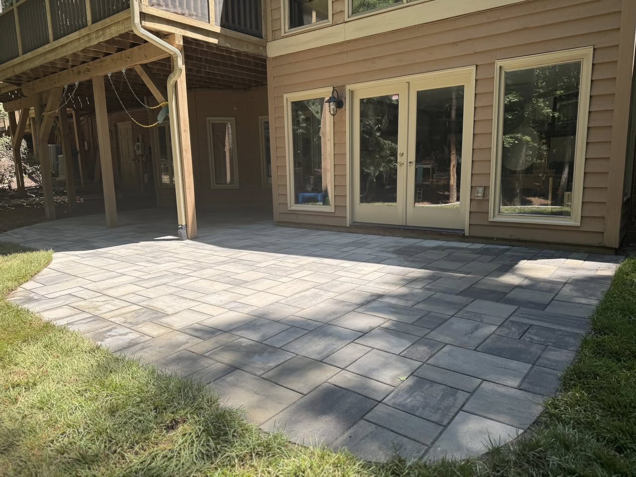 512703975_1970247300381012_8441331140695475252_n Techo-Bloc Blu 60 HD Paver Patio