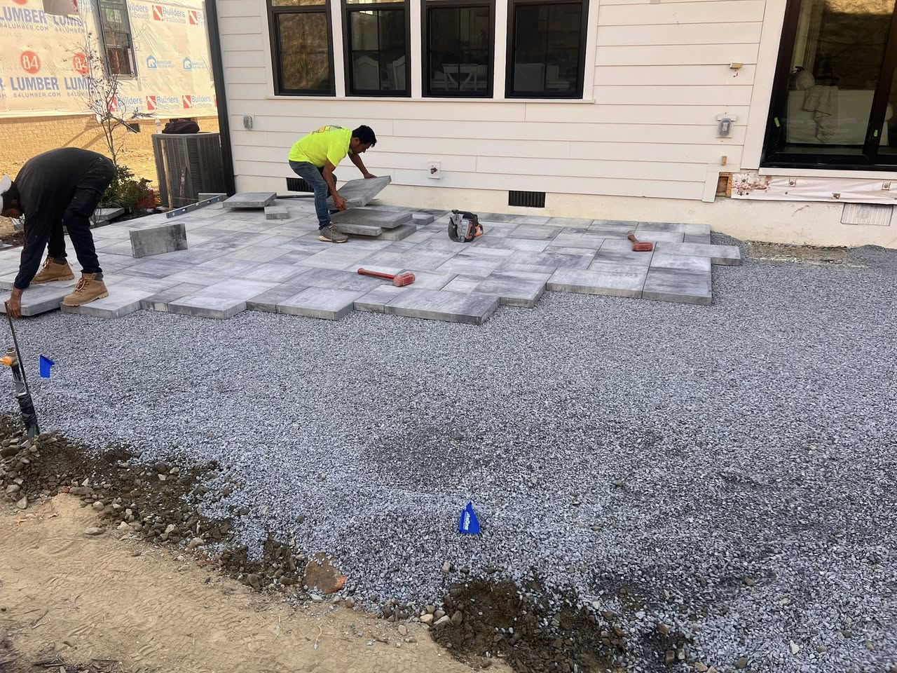 Outdoor Living Labor